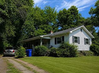 102 W Farragut Rd, Oak Ridge, TN 37830