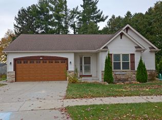 105 Green Ash Ln, Watertown, WI 53094