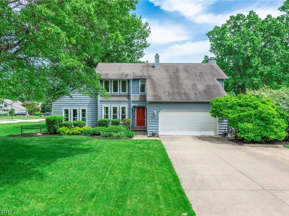 287 Greenbriar Dr, Avon Lake, OH 44012