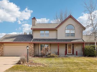 W142N10472 Magnolia DRIVE, Germantown, WI 53022
