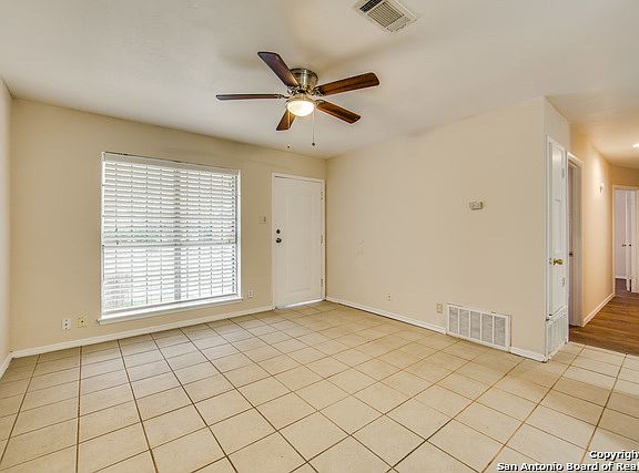3rd image of 1607 Lone Oak Ave
