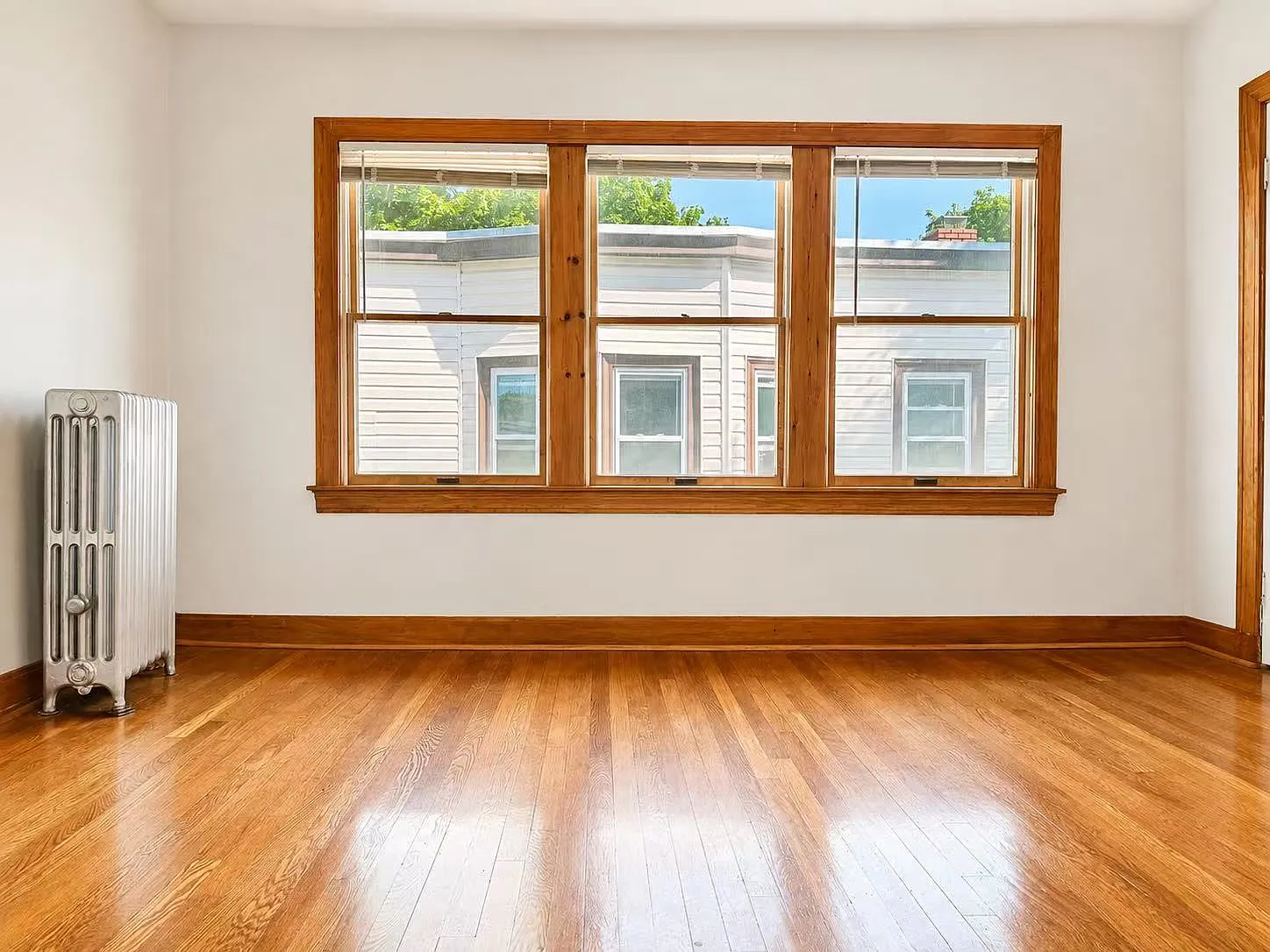 3 bed, 1200 sqft, $3,200 — Photo 3