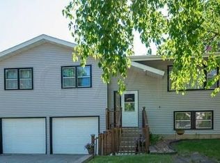 1117 Shakespeare Rd, Grand Forks, ND 58203