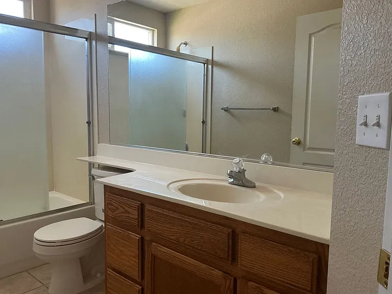 2023 Lauritson Ln — Photo 16