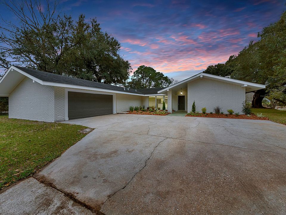 1st image of 100 Pamaleen Dr