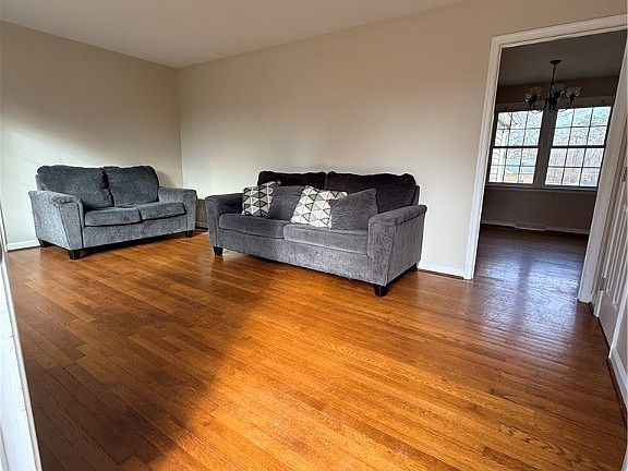 4th image of 2317 Willtee Ln