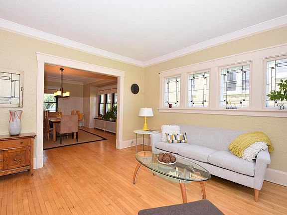 4th image of 1815 E Lake Bluff Blvd
