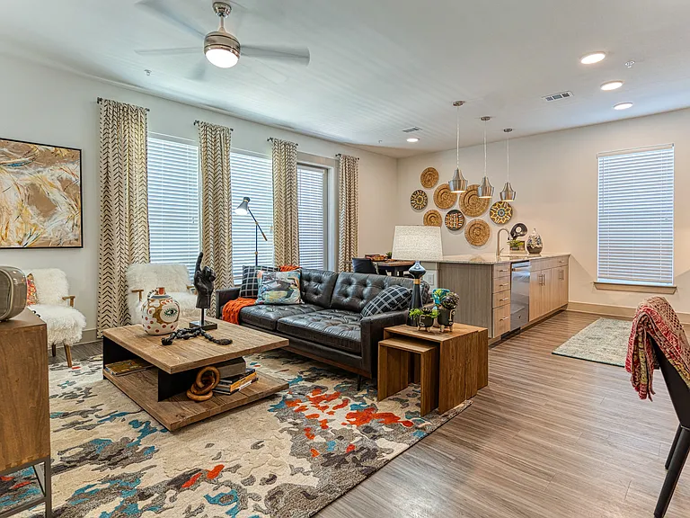Alexan Riverside — Photo 9