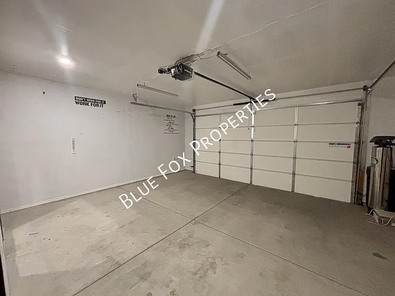 8518 W Pelican Pl — Photo 2