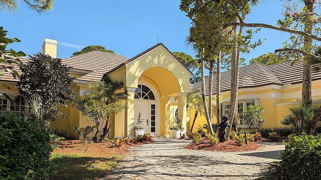 7107 SE Golfhouse Dr