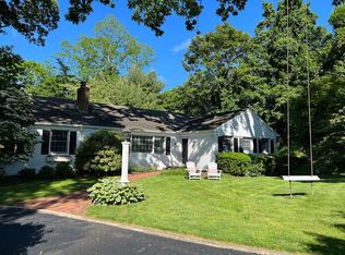 1 Oakway Dr, Stony Brook, NY 11790