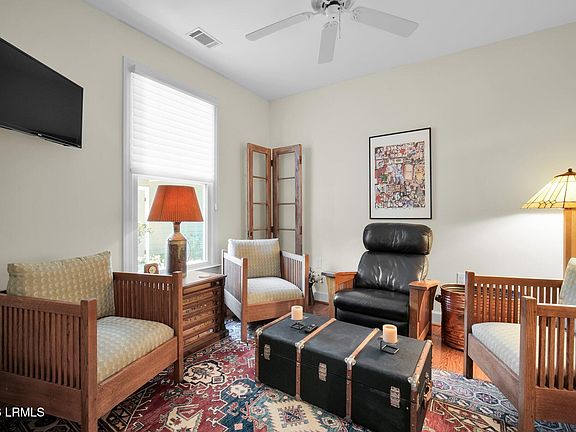 5th image of 207 Locust Fence Rd