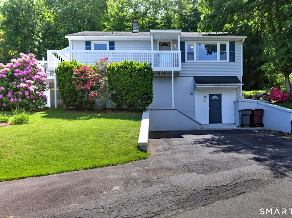 92 Melbourne Court, Naugatuck, CT 06770