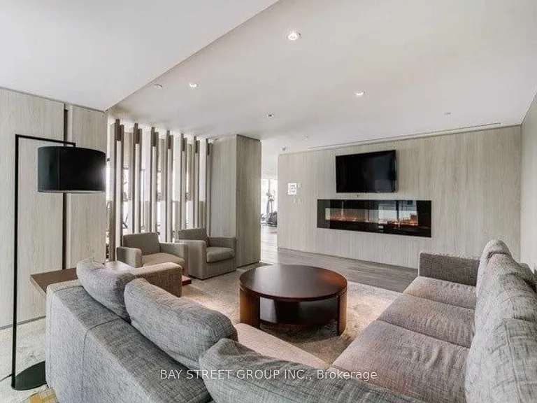 200 Bloor St W #1409 — Photo 46
