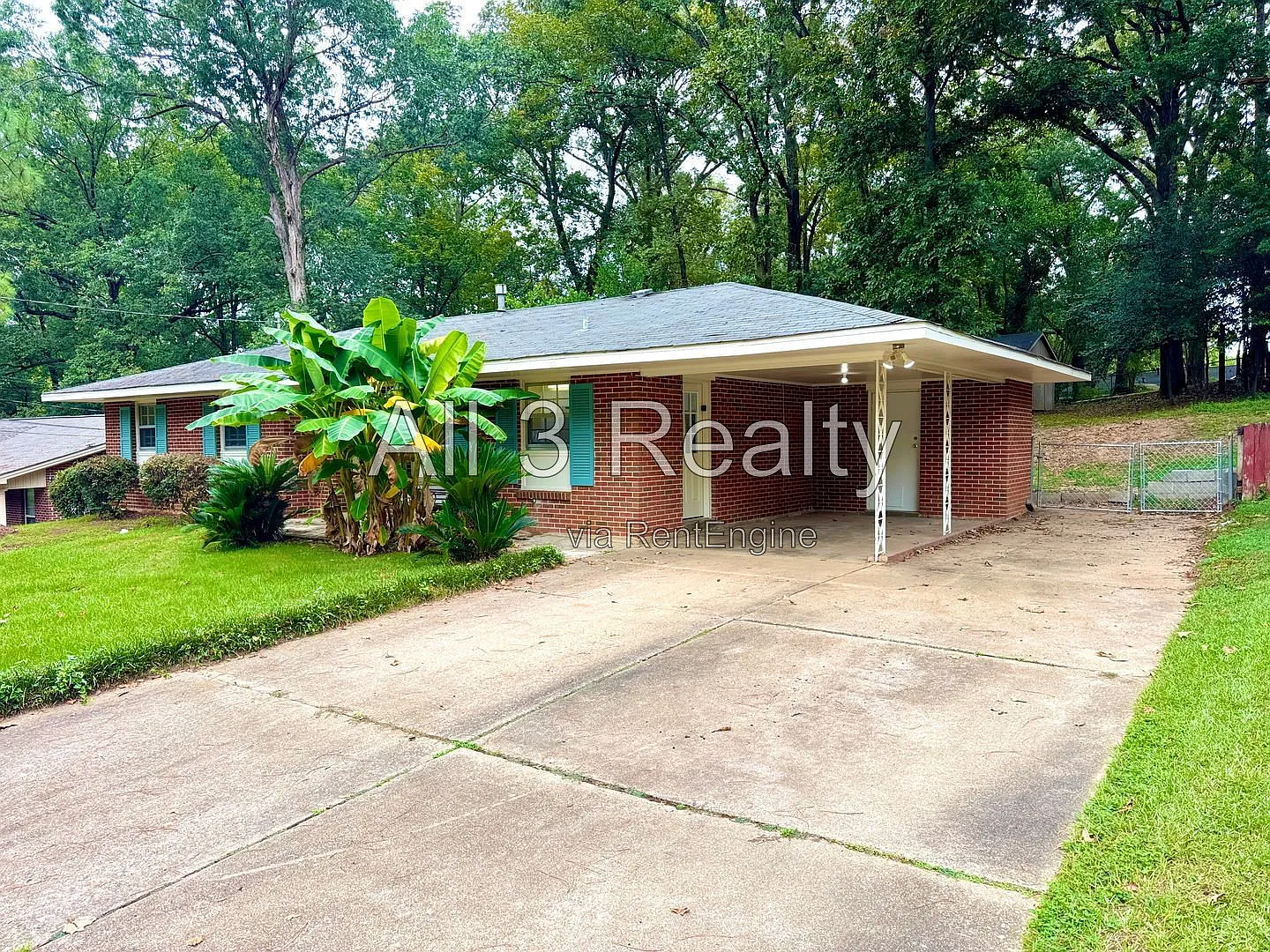 3 bed, 1.0 bath, 1053 sqft, $1,135 — Photo 3