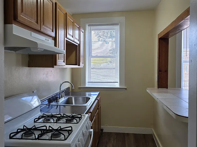 34 Hotchkiss St #6C — Photo 3