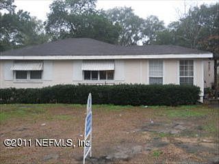 2nd image of 3038 Peach Dr