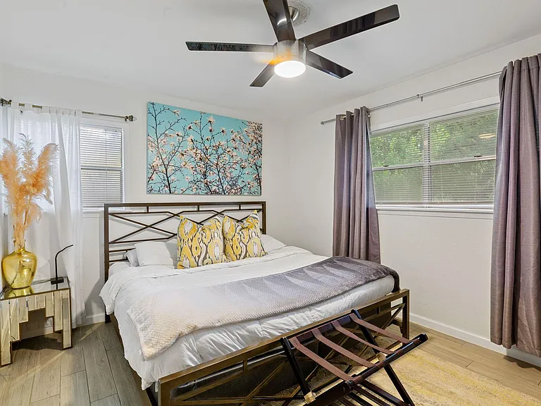 201 Fairlane Dr — Photo 15