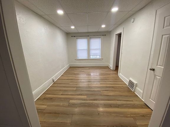 3rd image of 806 Sherman St #298