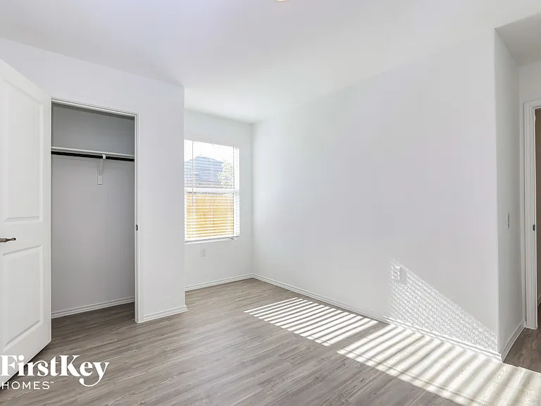 4547 Emma Way — Photo 13