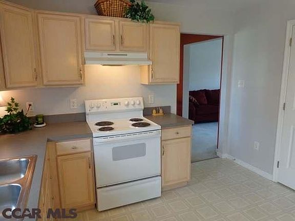 3rd image of 743 Teal Ln