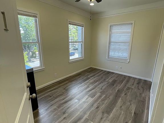2nd image of 628 Waverley St APT 1