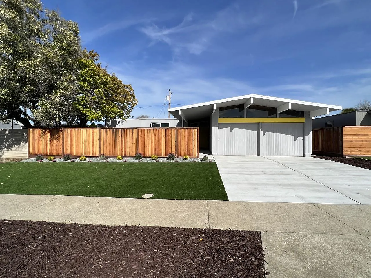 910 Ferngrove Dr photo 1
