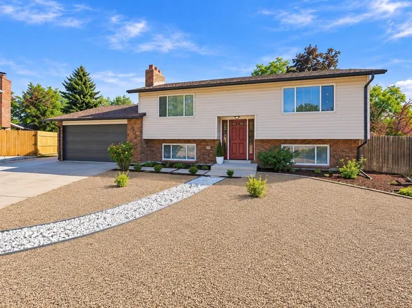 7402 S Upham St, Littleton, CO 80128