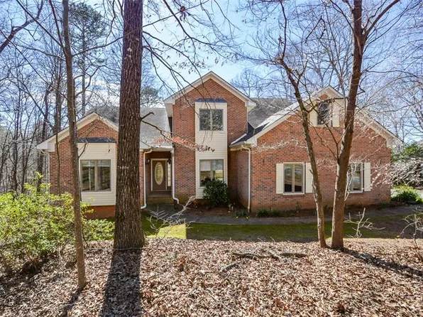 2058 Laurel Cv, Ball Ground, GA 30107