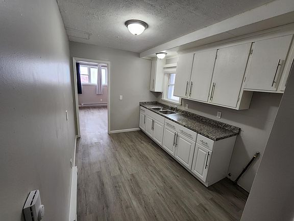 4th image of 5005 Lyell Ave #2