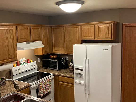 2nd image of 3212 Prairie Bend Cir