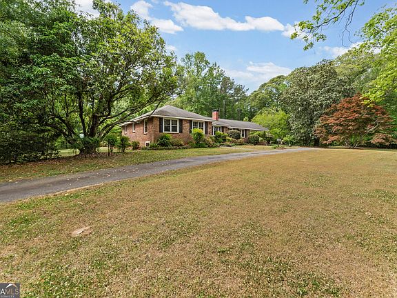 4th image of 110 Handy Rd