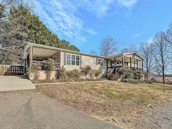 3rd image of 708 Mountain Meadow Dr