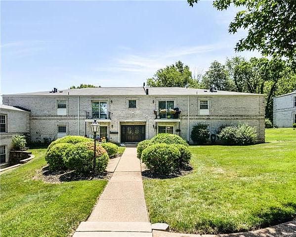 1st image of 4366 Chateau De Ville Dr APT G