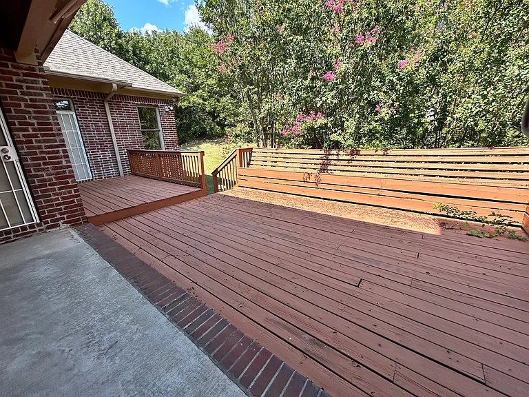 115 Noyant Dr — Photo 38
