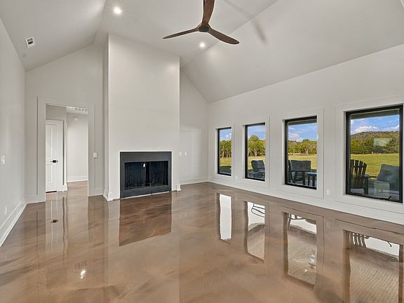 5th image of 10715 Versailles Rd