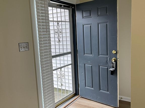 2nd image of 8 Parkway Dr