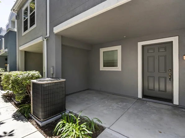 3538 Shoreline Bluff Ln, San Diego, CA 92110