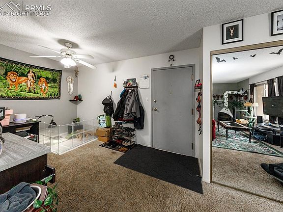 5th image of 935 Saturn Dr #115
