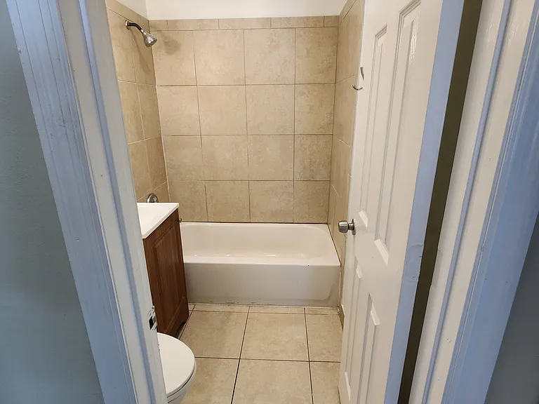 933 Laurel Dr — Photo 18