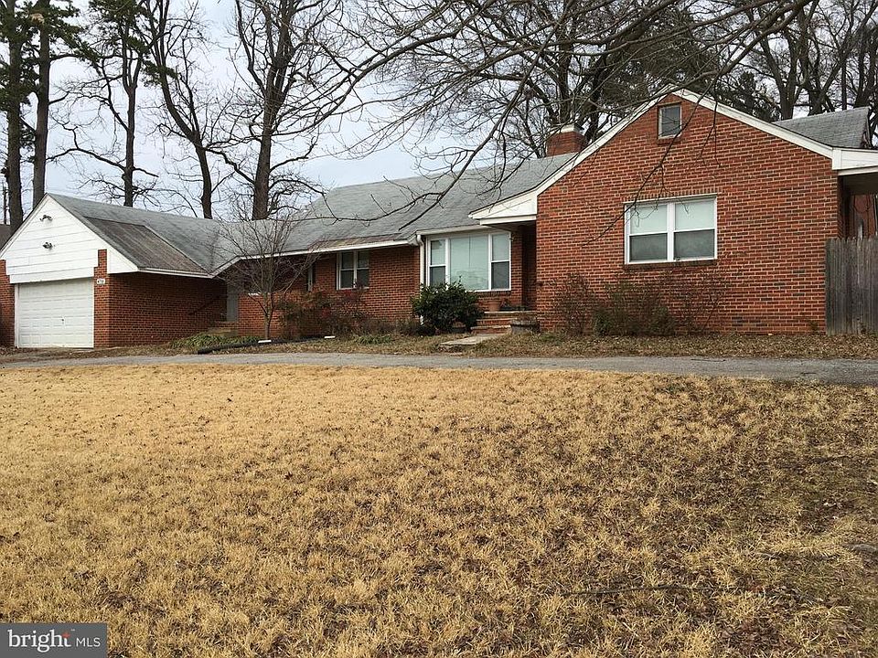 2nd image of 4710 Delaware St