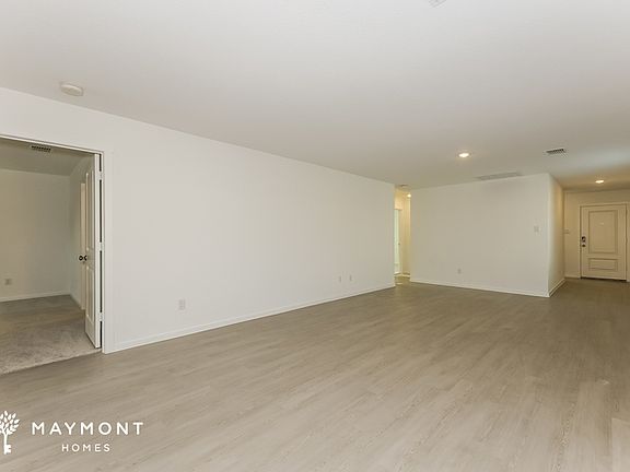3rd image of 941 Birkdale Dr