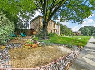 2070 Vista Dr, Lewisville, TX 75067