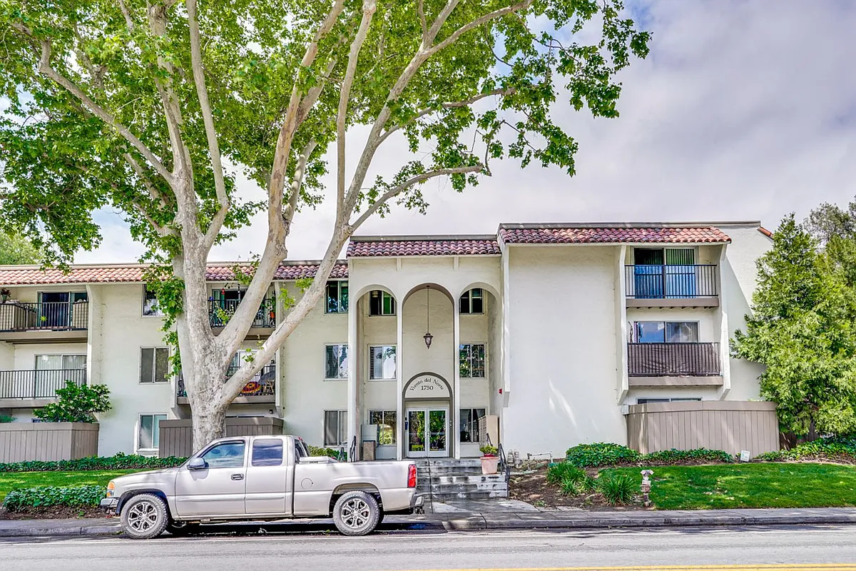 Building Photo - 1750 Halford Ave #318