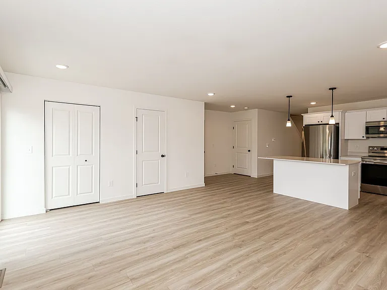 1910 Constantine Ct — Photo 7