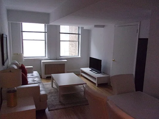 Rented by Carlyle Property Management | media 4