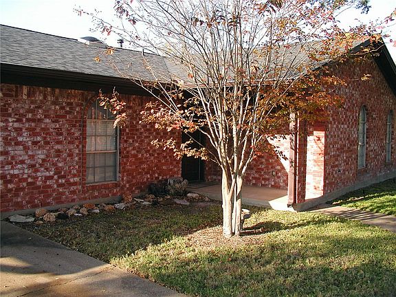 3rd image of 1902 Bee Creek Dr