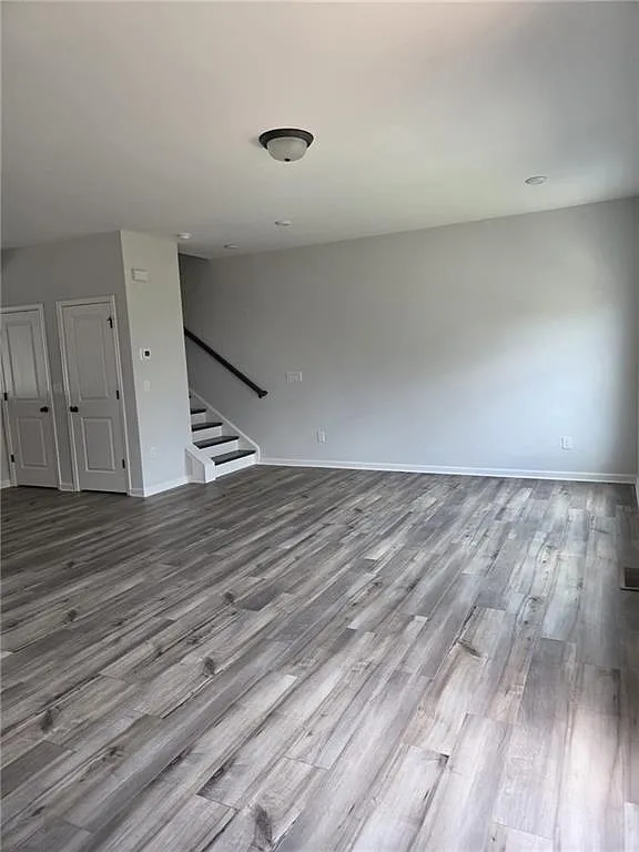 4 bed, 3.5 bath, 2425 sqft, $3,200 — Photo 3