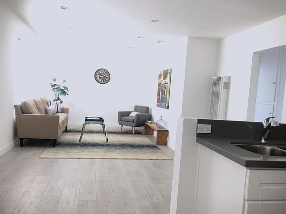 3rd image of 49 W Del Amo Blvd APT 5