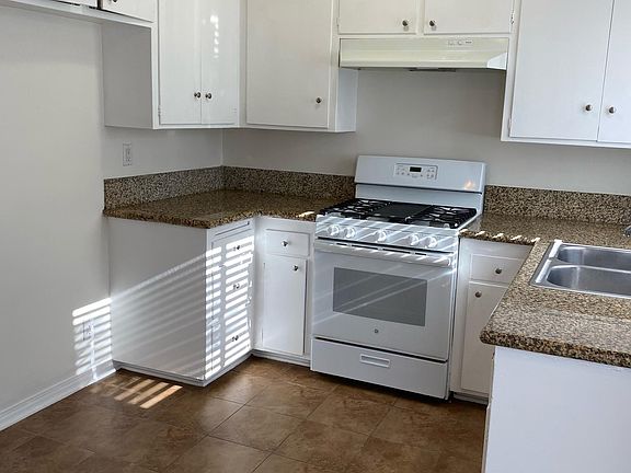5th image of 430 N Catalina Ave #1
